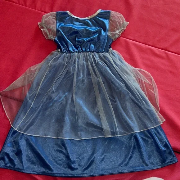 Disney’s Cinderella nightgown/dress up Dress.  Size 5T. - Picture 5 of 5
